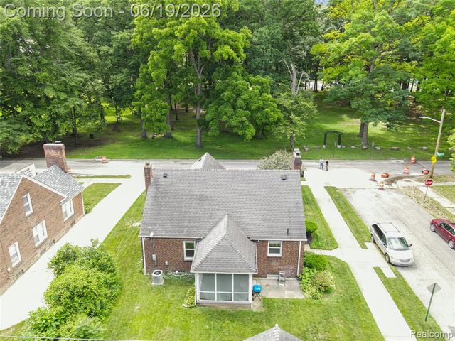 16216 Burgess, Detroit, MI 48219