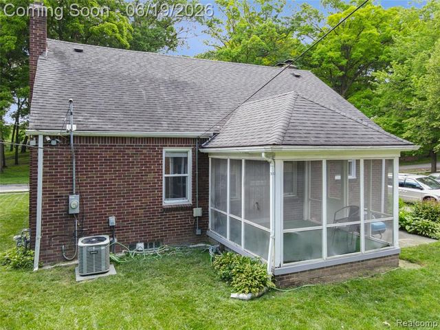 16216 Burgess, Detroit, MI 48219