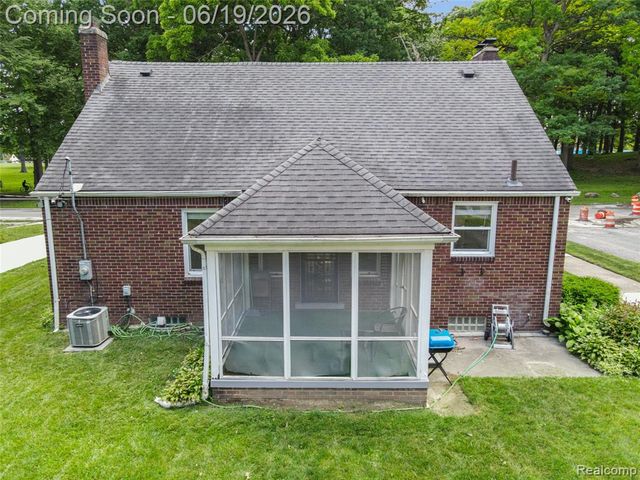 16216 Burgess, Detroit, MI 48219