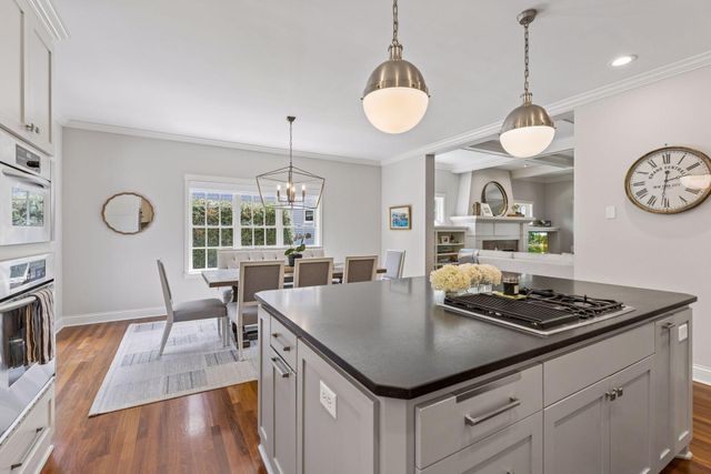 238 Broadway Avenue N, Wayzata, MN 55391
