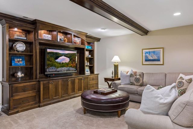 238 Broadway Avenue N, Wayzata, MN 55391