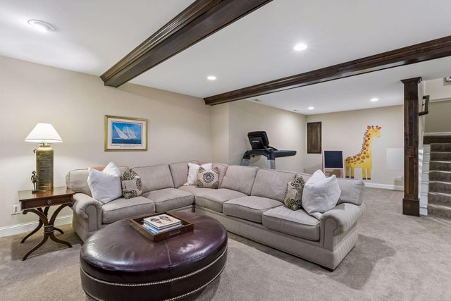 238 Broadway Avenue N, Wayzata, MN 55391