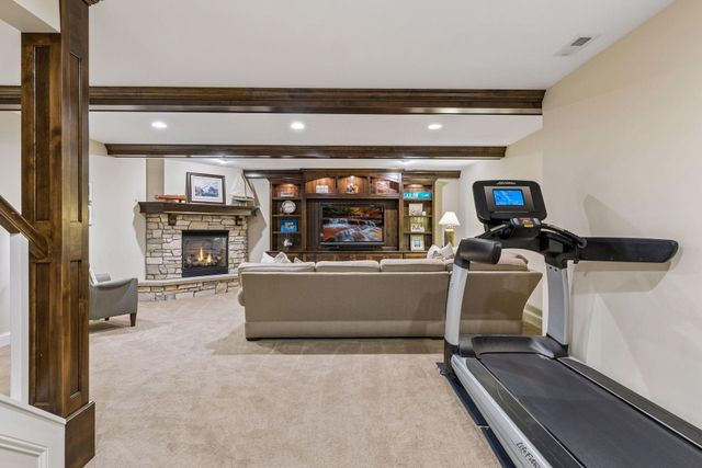 238 Broadway Avenue N, Wayzata, MN 55391