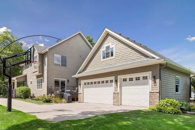238 Broadway Avenue N, Wayzata, MN 55391