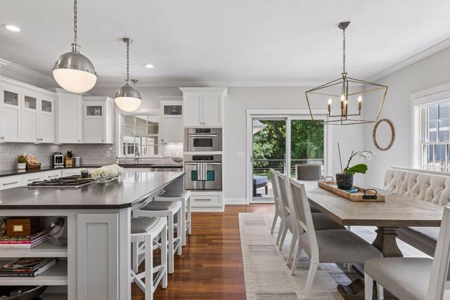 238 Broadway Avenue N, Wayzata, MN 55391