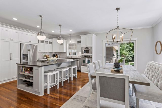 238 Broadway Avenue N, Wayzata, MN 55391