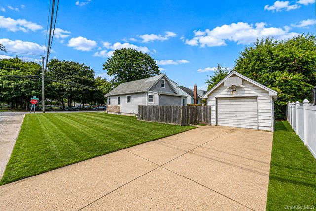 568 N Wellwood Avenue, Lindenhurst, NY 11757