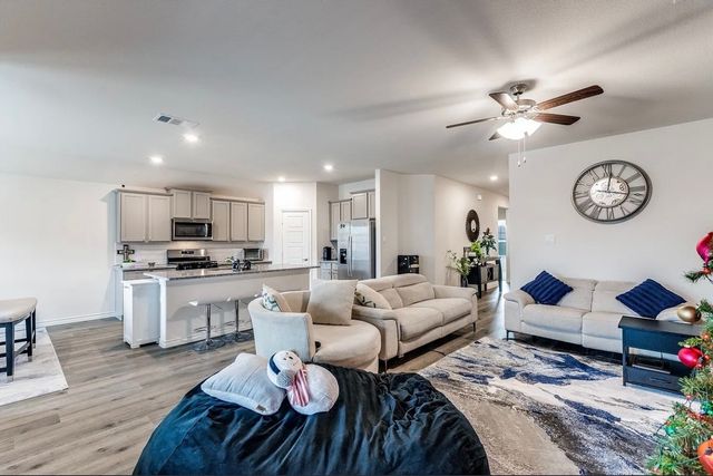 9809 Gooseneck Drive, Aubrey, TX 76227