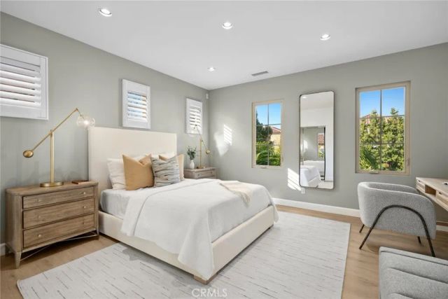 70 Livia, Irvine, CA 92618