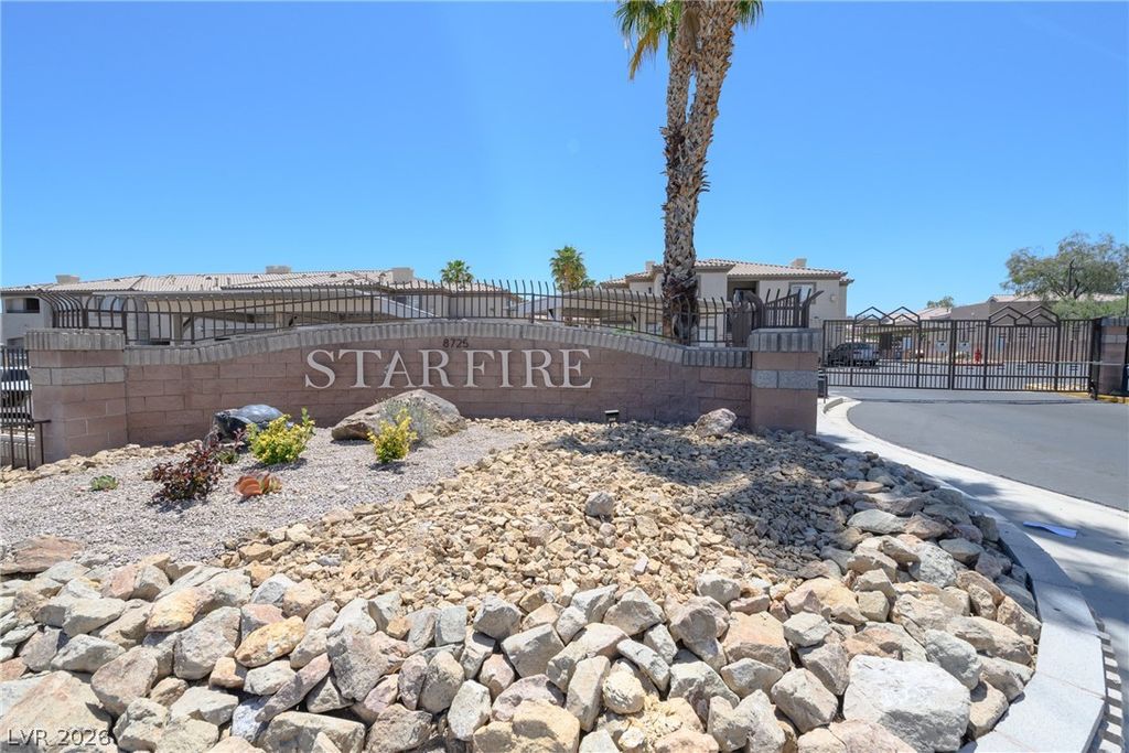 8725 West Flamingo Road 132, Las Vegas, NV 89147