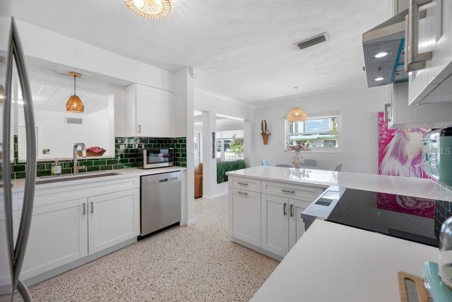 1401 ISLAND DRIVE S, South Pasadena, FL 33707