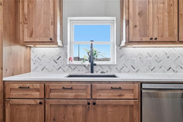 241 NW Moffat Road, Piedmont, OK 73078