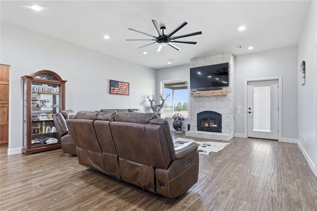 241 NW Moffat Road, Piedmont, OK 73078