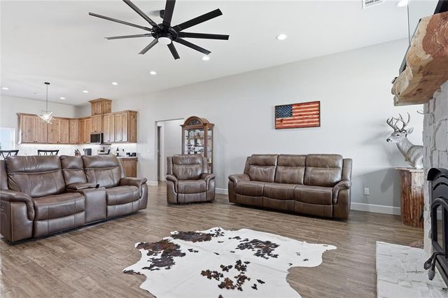 241 NW Moffat Road, Piedmont, OK 73078