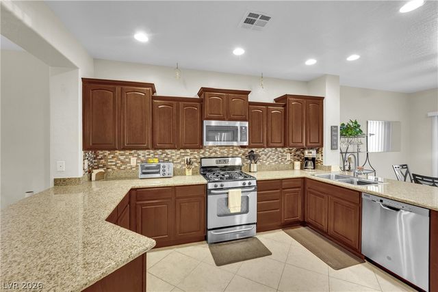6633 Scavenger Hunt Street, North Las Vegas, NV 89084