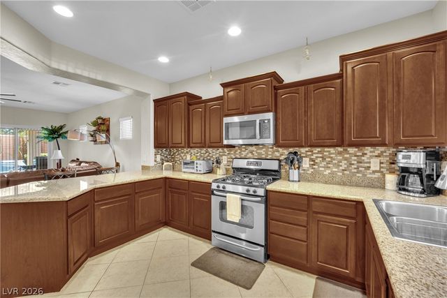 6633 Scavenger Hunt Street, North Las Vegas, NV 89084