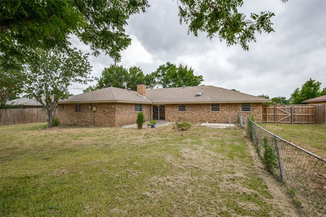 2426 Yellowstone Place, Denton, TX 76209