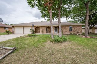 2426 Yellowstone Place, Denton, TX 76209