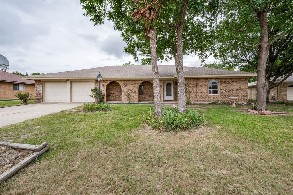 2426 Yellowstone Place, Denton, TX 76209