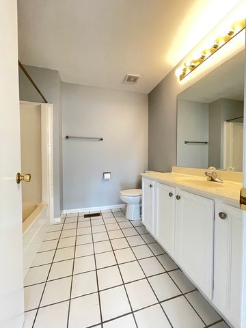 3186 ANTON Drive 3186, Aurora, IL 60504