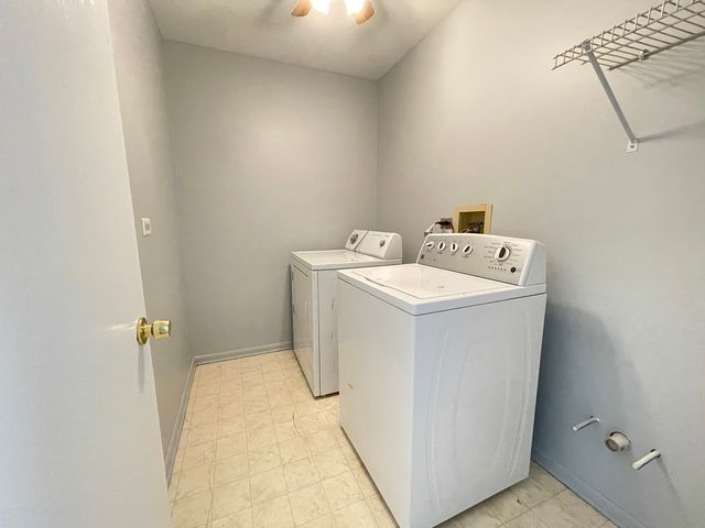 3186 ANTON Drive 3186, Aurora, IL 60504