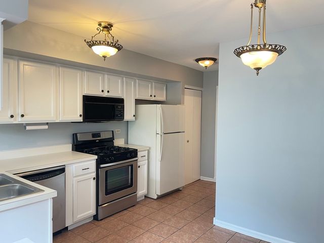 3186 ANTON Drive 3186, Aurora, IL 60504