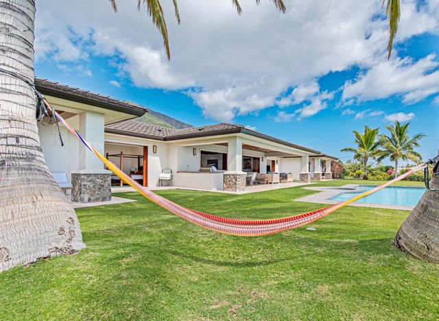 858 Kai Hele Ku St, Lahaina, HI 96761