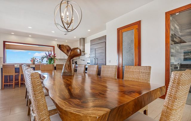 858 Kai Hele Ku St, Lahaina, HI 96761