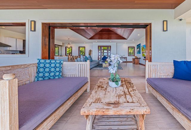 858 Kai Hele Ku St, Lahaina, HI 96761