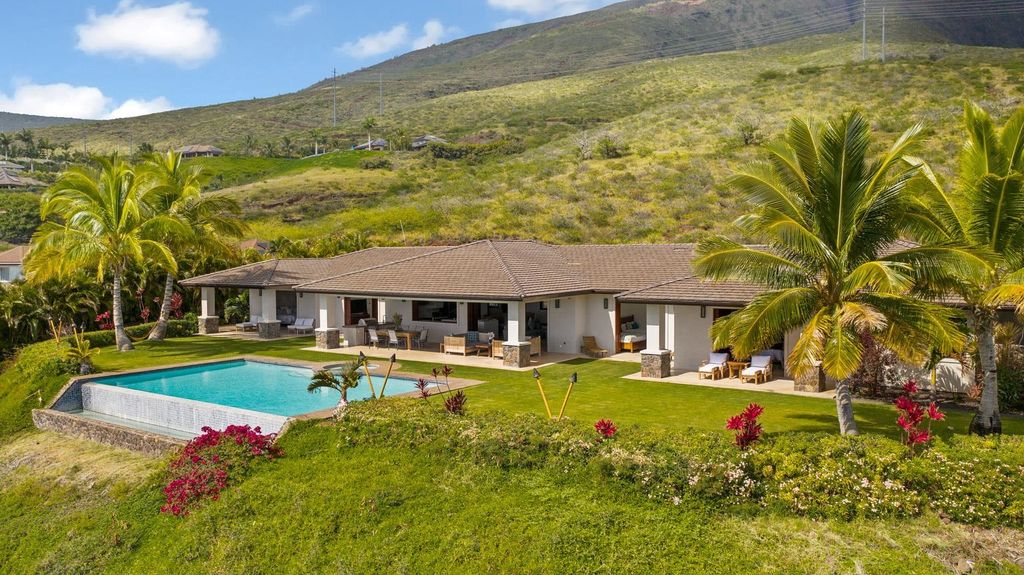 858 Kai Hele Ku St, Lahaina, HI 96761