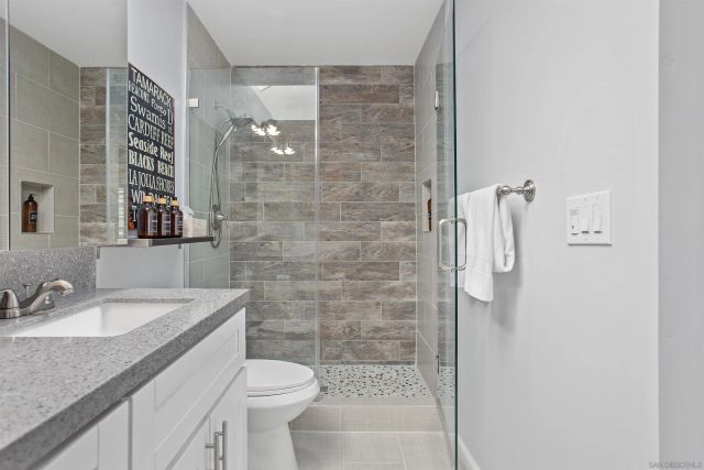 6951 Quiet Cove Dr, Carlsbad, CA 92011