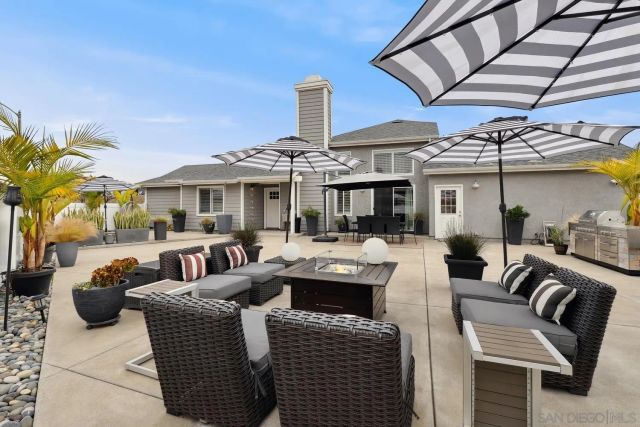 6951 Quiet Cove Dr, Carlsbad, CA 92011
