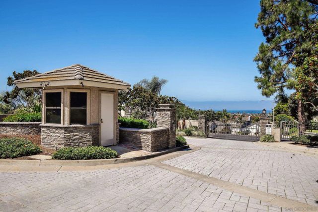 6951 Quiet Cove Dr, Carlsbad, CA 92011