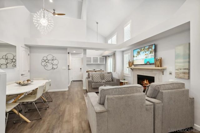 6951 Quiet Cove Dr, Carlsbad, CA 92011