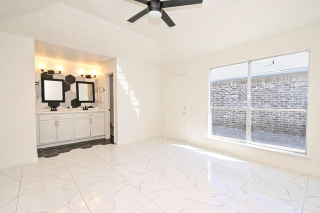 15427 Evergreen Place Drive, Houston, TX 77083