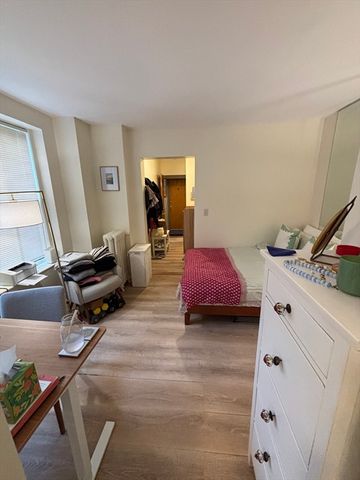 68 Myrtle 7, Boston, MA 02114