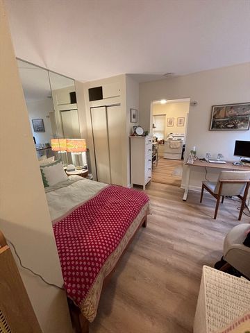 68 Myrtle 7, Boston, MA 02114