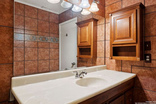 11615 Whisper Valley, San Antonio, TX 78230