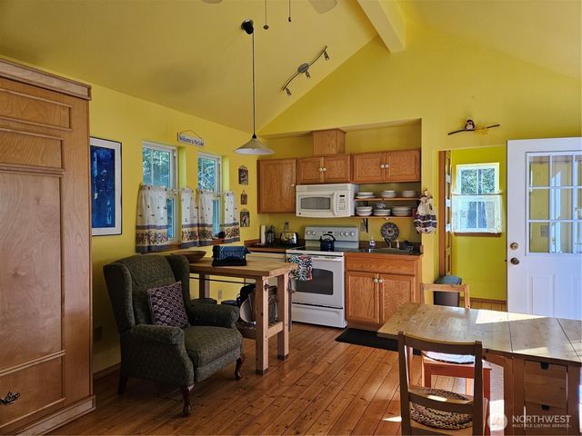 41 N Picnic Drive NW, Lilliwaup, WA 98555