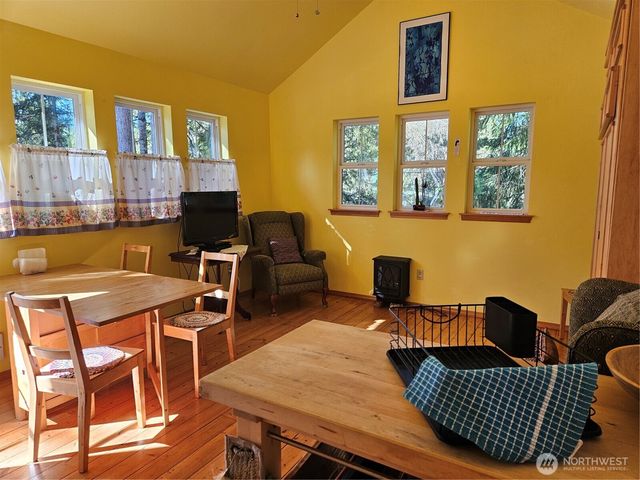 41 N Picnic Drive NW, Lilliwaup, WA 98555