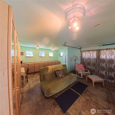 41 N Picnic Drive NW, Lilliwaup, WA 98555