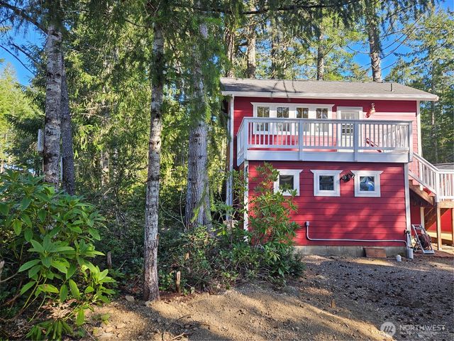 41 N Picnic Drive NW, Lilliwaup, WA 98555
