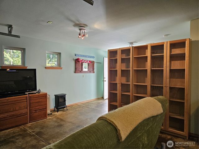 41 N Picnic Drive NW, Lilliwaup, WA 98555