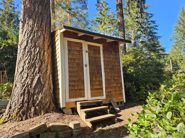 41 N Picnic Drive NW, Lilliwaup, WA 98555