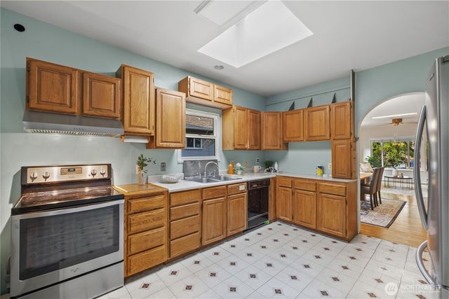 6412 17th Avenue NW, Seattle, WA 98107