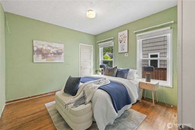6412 17th Avenue NW, Seattle, WA 98107