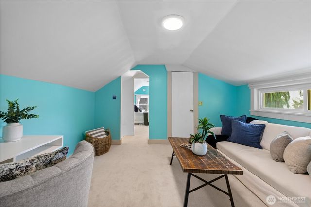 6412 17th Avenue NW, Seattle, WA 98107