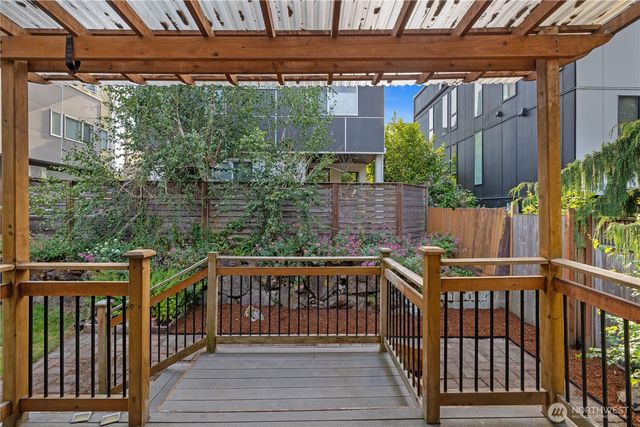 6412 17th Avenue NW, Seattle, WA 98107