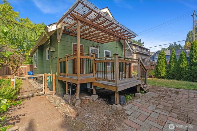 6412 17th Avenue NW, Seattle, WA 98107
