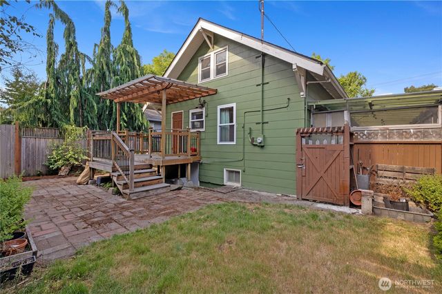 6412 17th Avenue NW, Seattle, WA 98107